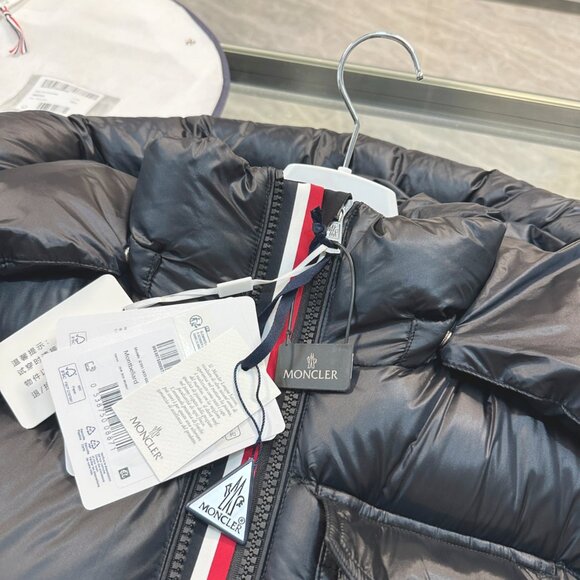 Moncler Montbeilard Men's Black Down Jacket - Picture 6 of 8
